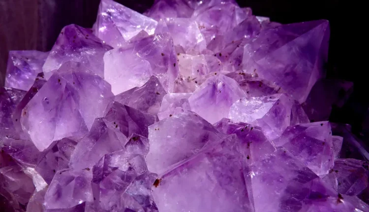 Pedra preciosa rara: Exemplos impressionantes e de alto valor